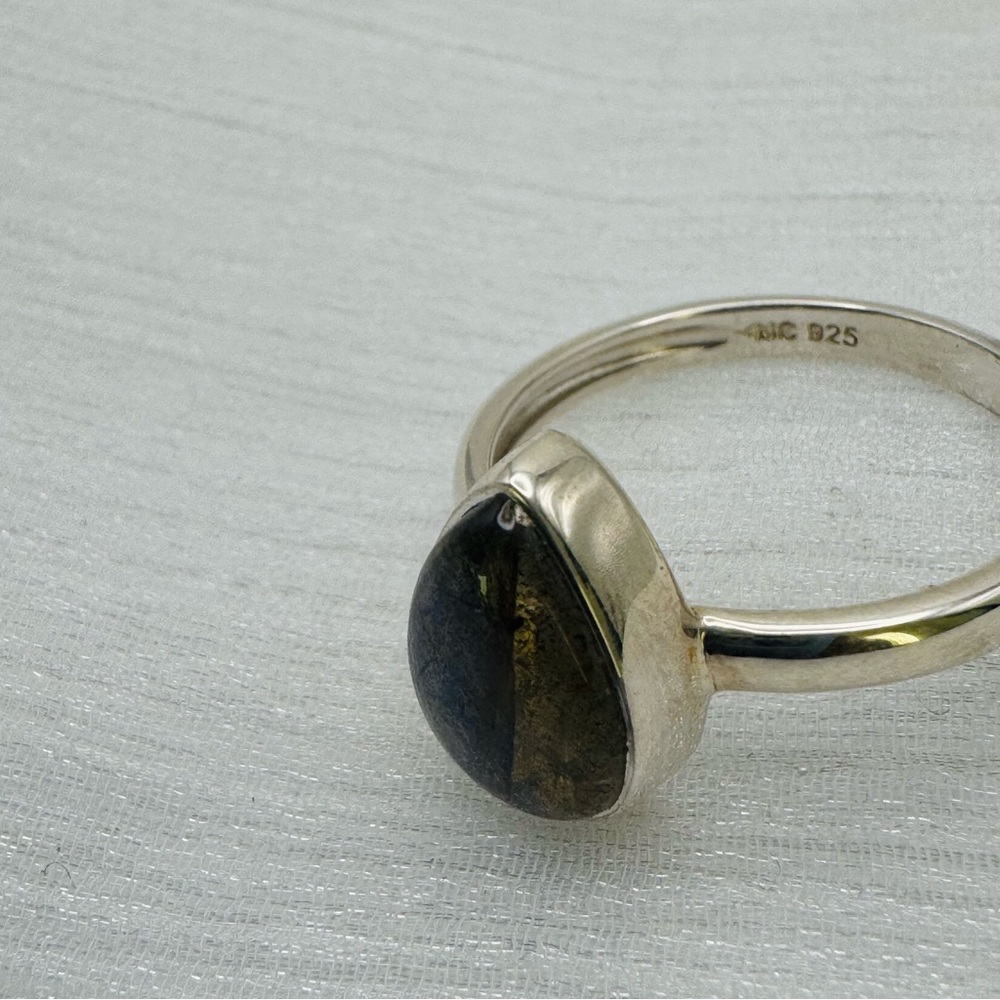 S925 Teardrop Labradorite Ring - image 2